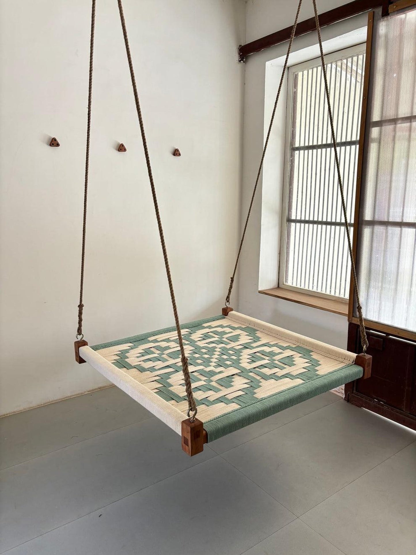 Boho Vibe – Olive Green Handwoven Hemp Rope Swing Oonjal (Square Design | Sheesham Wood)