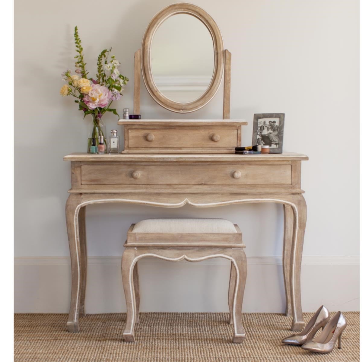 Cinderella - Dressing Table For Girls & Women Furnify Design Cinderella - Dressing Table For Girls & Women Furnify Design