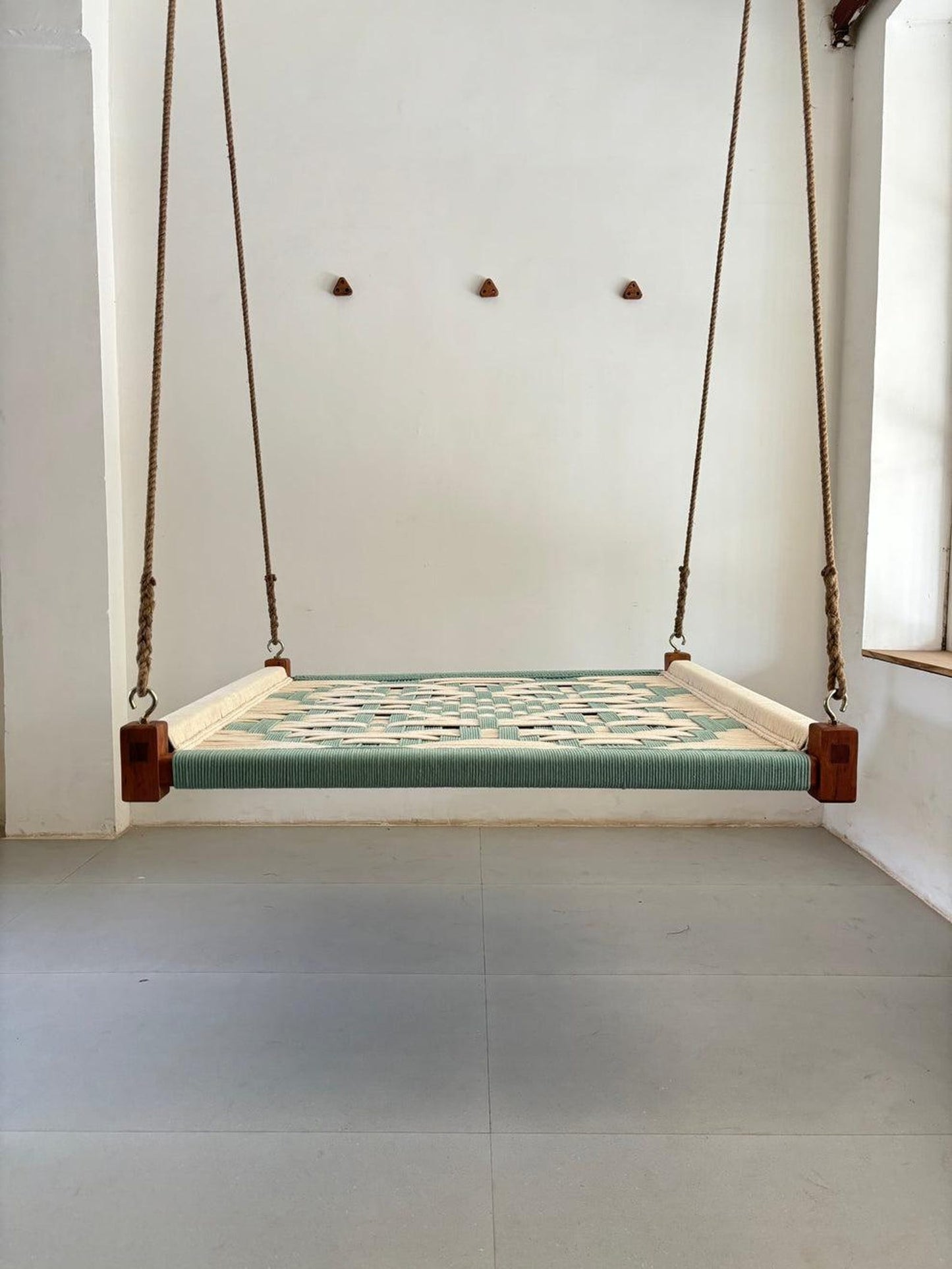 Boho Vibe – Olive Green Handwoven Hemp Rope Swing Oonjal (Square Design | Sheesham Wood)