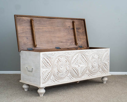 Nakashi - Hand carved Trunk ( White Washed )